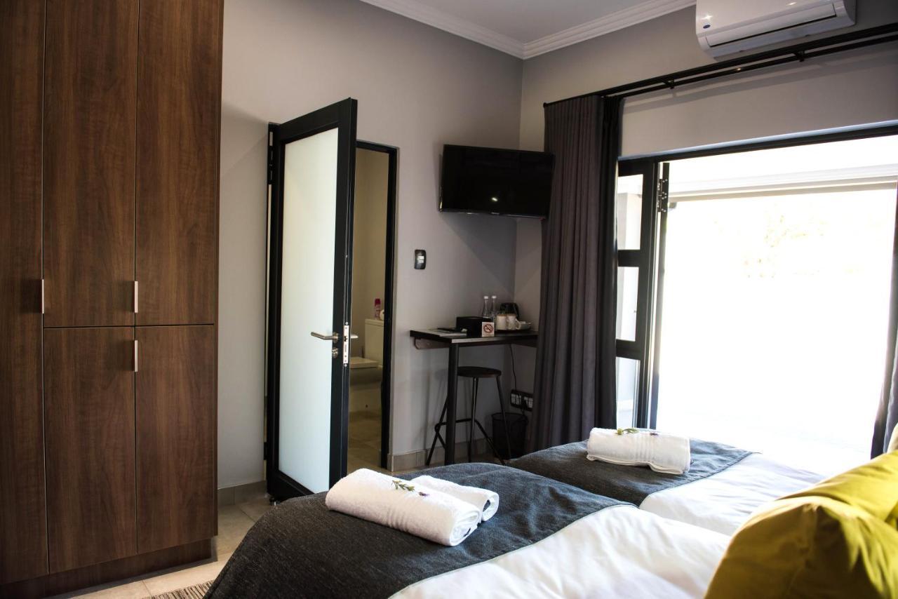 @Greys Guesthouse Bloemfontein Esterno foto