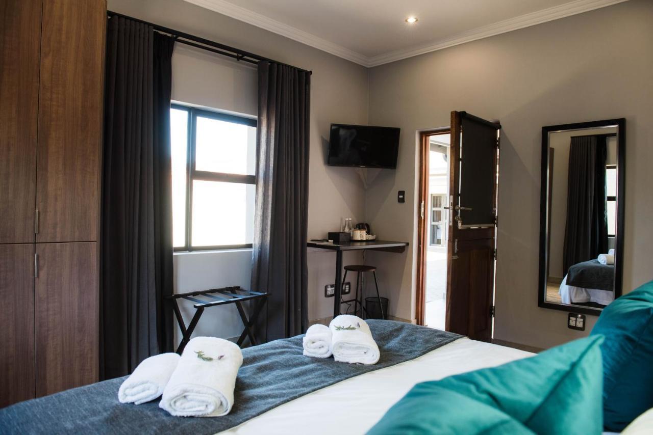 @Greys Guesthouse Bloemfontein Esterno foto